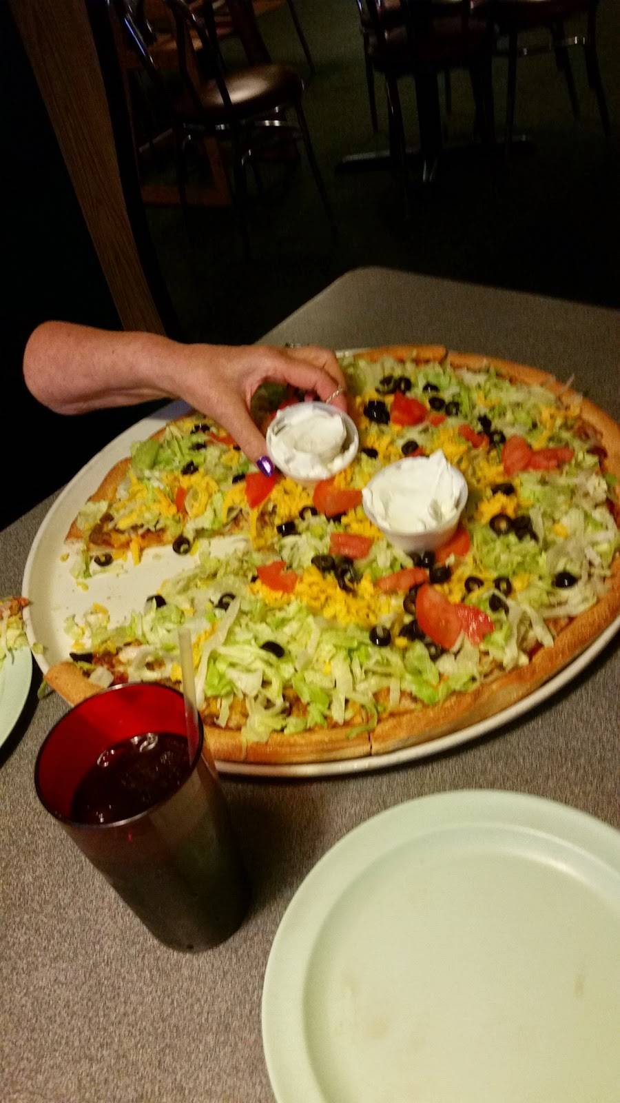 Godfathers Pizza | meal delivery | 2310 17th St, Spirit Lake, IA 51360, USA | 7123365000 OR +1 712-336-5000