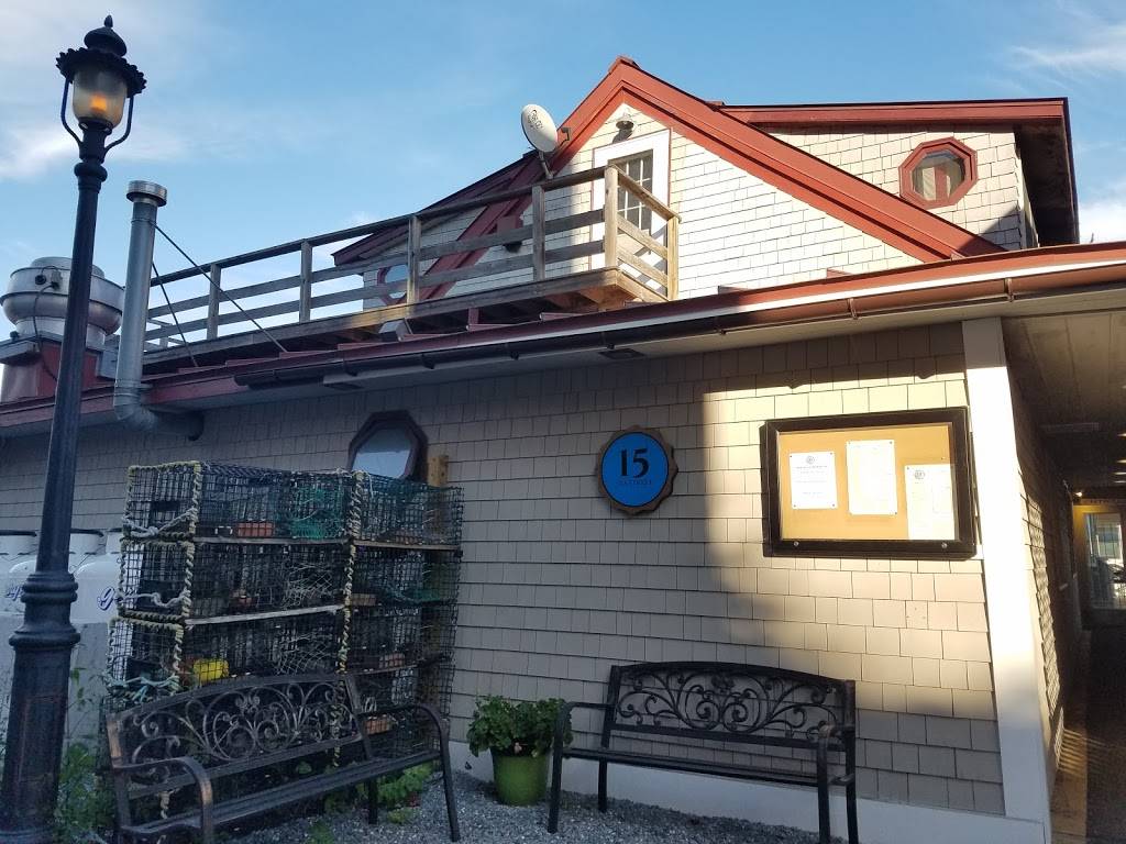 15 Sea Street Bar & Grill | restaurant | 15 Sea St, Castine, ME 04421, USA | 2073265026 OR +1 207-326-5026