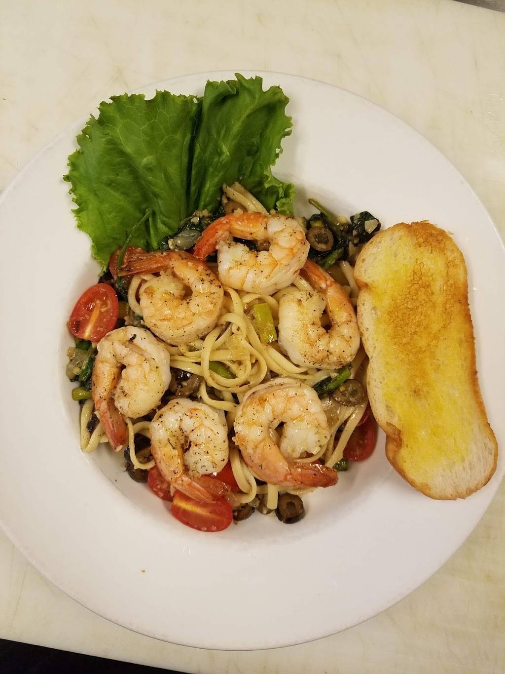 Elk & Hound Restaurant | restaurant | 200 Country Club Rd, Ironwood, MI 49938, USA | 9069323742 OR +1 906-932-3742