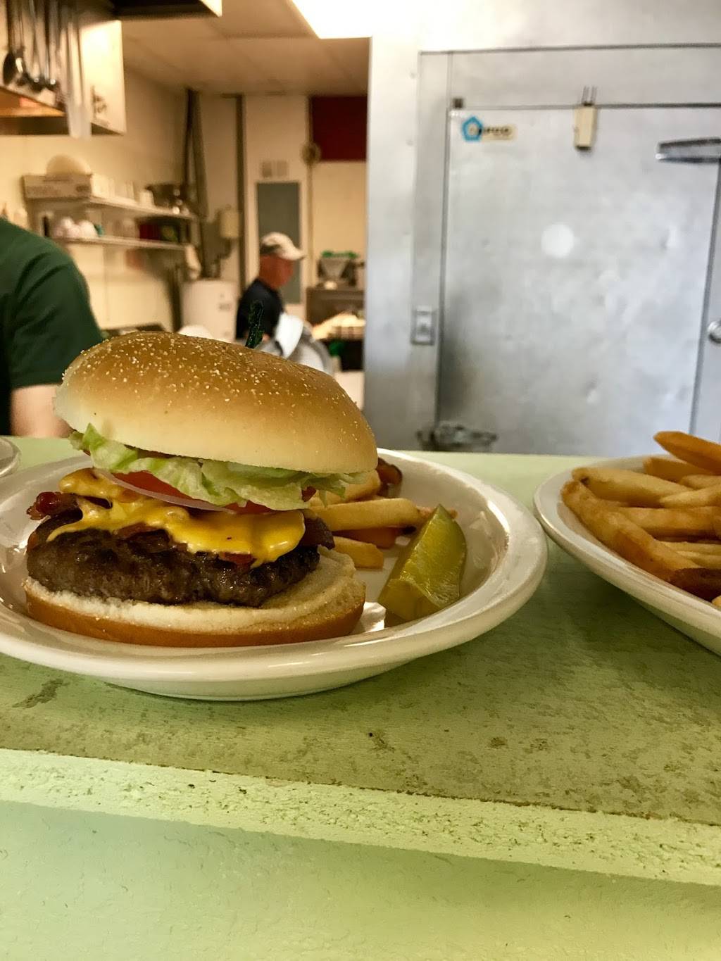 Mels Cafe | restaurant | 5563 SE Federal Hwy, Stuart, FL 34997, USA | 7722664014 OR +1 772-266-4014