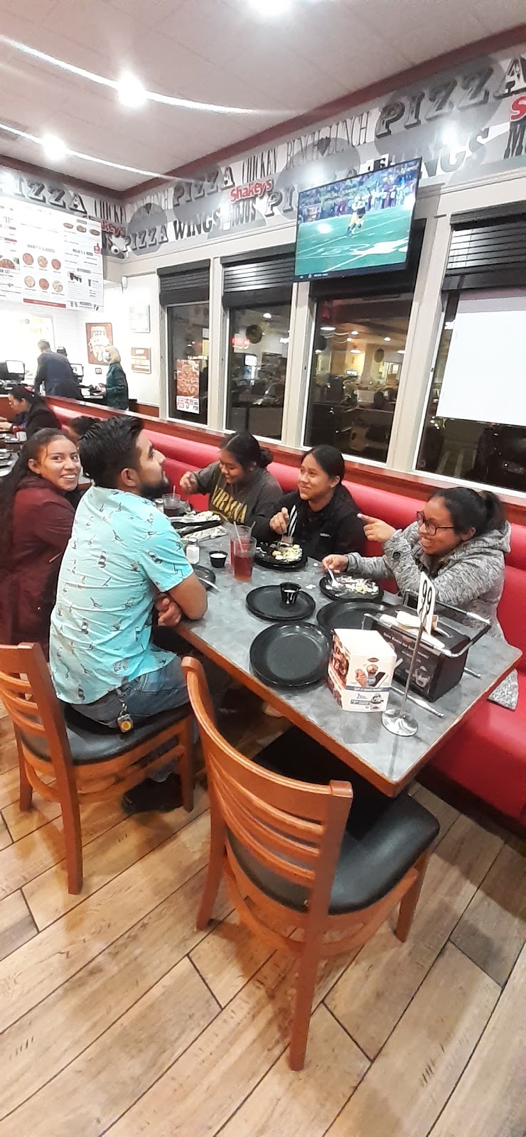 Shakeys Pizza Parlor | meal takeaway | 355 N Escondido Blvd, Escondido, CA 92025, USA | 7607967748 OR +1 760-796-7748