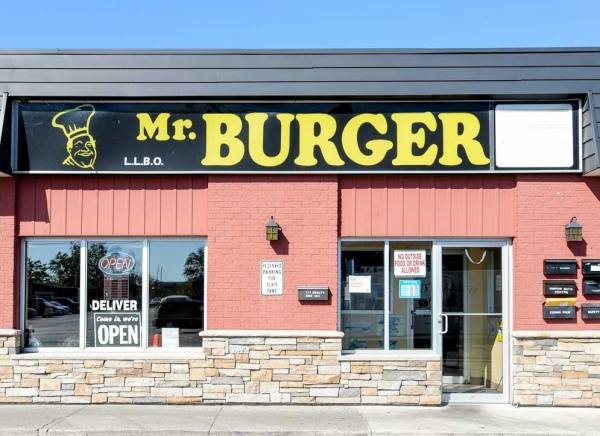 Mr Burger | restaurant | 314 Bloor St W, Oshawa, ON L1J 1R2, Canada | 9055794711 OR +1 905-579-4711