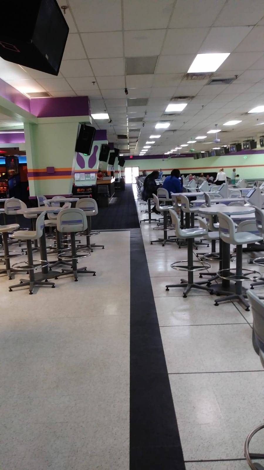 Luckys Sports, Oyster, & Tiki Bar | restaurant | 4318 US Hwy 98 N, Lakeland, FL 33809, USA | 8638596830 OR +1 863-859-6830