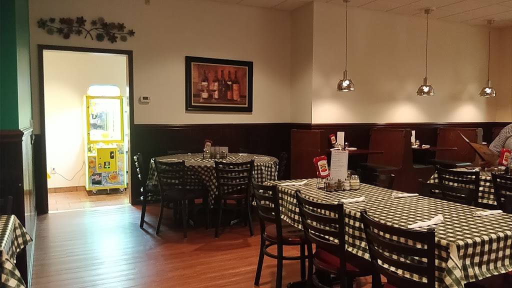 Vinnys Italian Grill & Pizzeria | restaurant | 7835 Dolleys Ct, King George, VA 22485, USA | 5407756960 OR +1 540-775-6960
