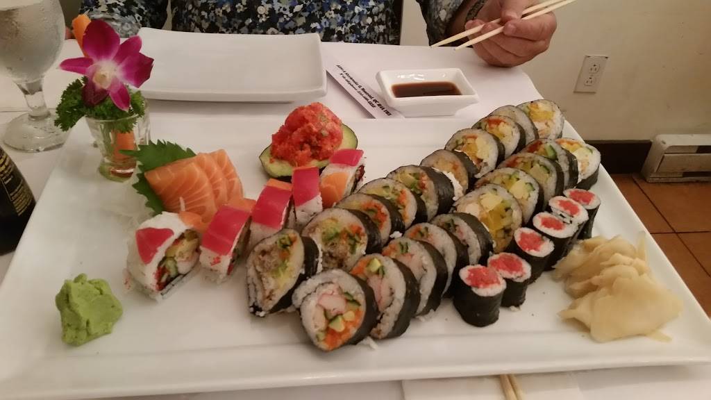 5 Saisons Sushi | restaurant | 5594 Rue Sherbrooke Ouest, Montréal, QC H4A 3A7, Canada | 5144894555 OR +1 514-489-4555