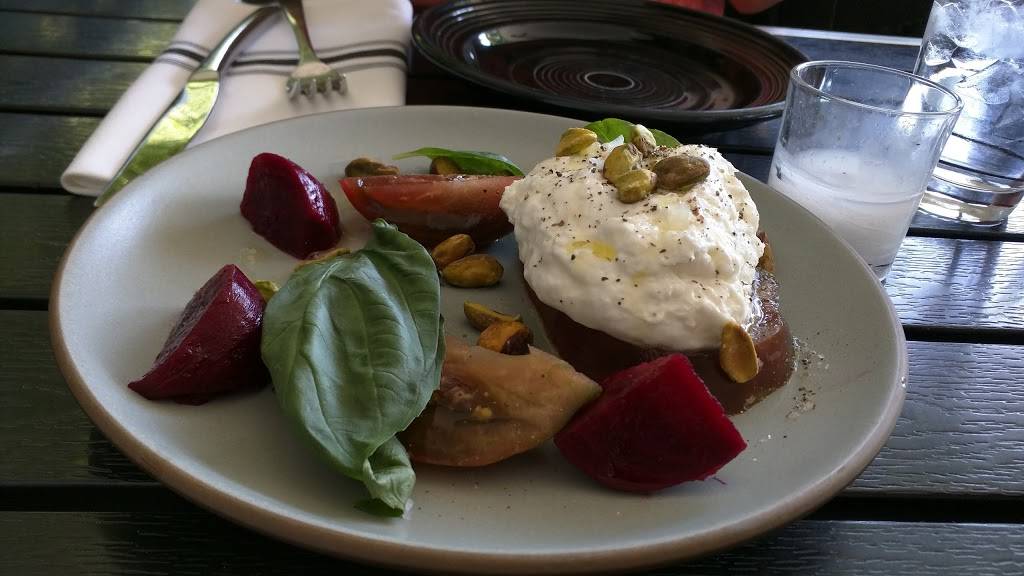 THE|COMMONS | restaurant | 49 W 10th St, Tracy, CA 95376, USA | 2098355040 OR +1 209-835-5040