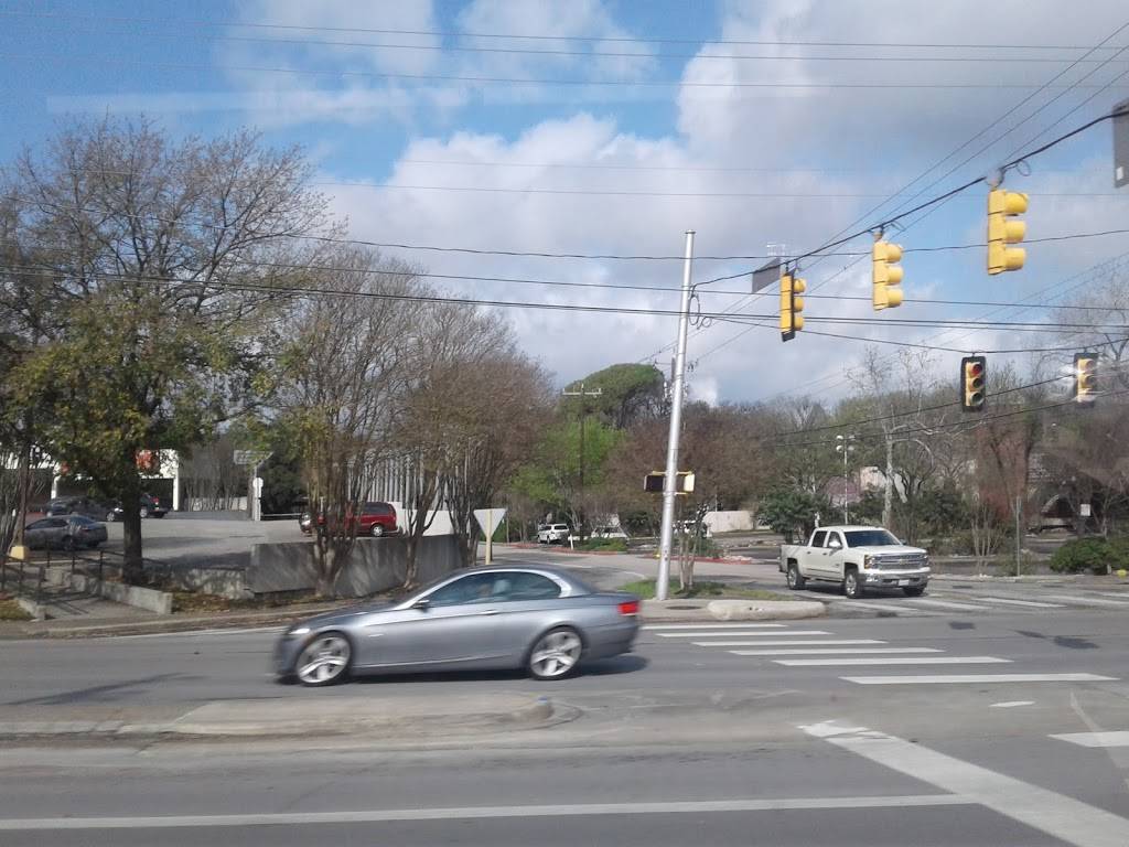 Starbucks | cafe | 5321 Broadway, San Antonio, TX 78209, USA | 2108291883 OR +1 210-829-1883