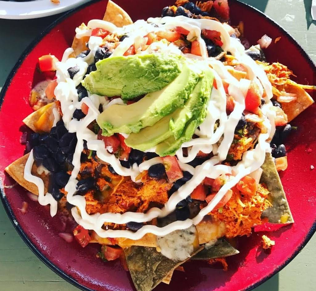 El Charrito | restaurant | 1019 E Main St, Stamford, CT 06902, USA | 2035881519 OR +1 203-588-1519