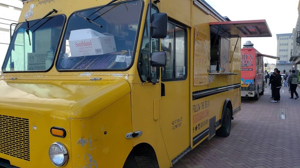 Big Ds Grub | restaurant | 30-30 47th Ave, Long Island City, NY 11101, USA | 6465432443 OR +1 646-543-2443