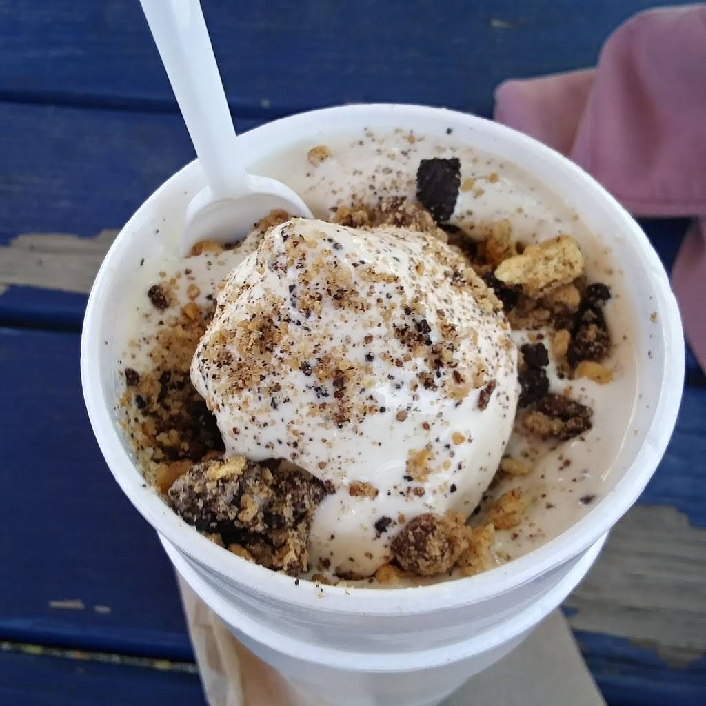 Katies Corner | restaurant | 312 Walnut St, Farina, IL 62838, USA | 6182453092 OR +1 618-245-3092