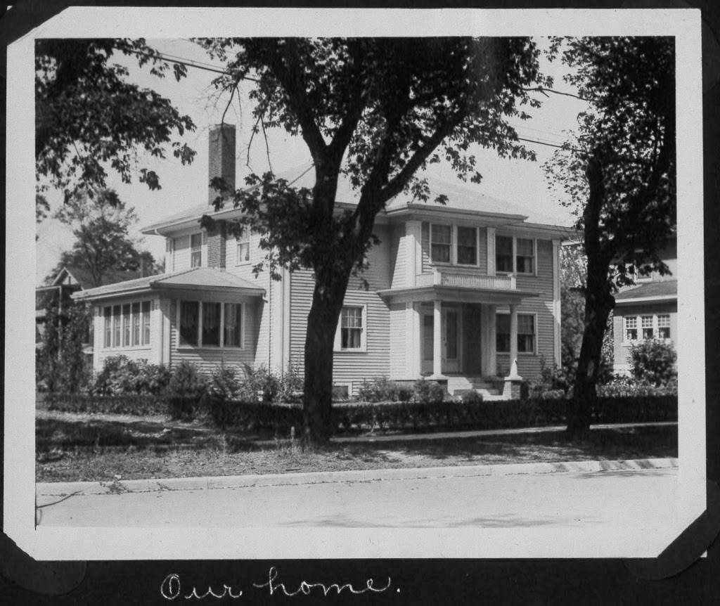 Rosemary and Jeans Public House | restaurant | 116 S Main St, Lombard, IL 60148, USA | 6305193747 OR +1 630-519-3747