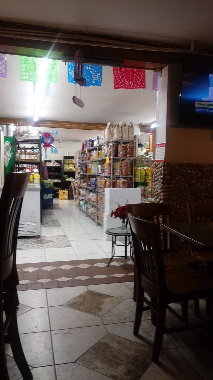 La Esquinita Mexican Market | restaurant | 8505 Collinsville Rd, Collinsville, IL 62234, USA | 6183445220 OR +1 618-344-5220