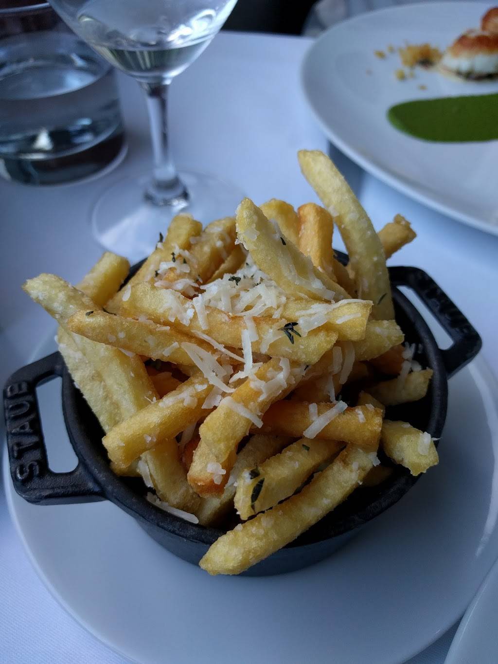 Scaramouche Restaurant & Pasta Bar and Grill | restaurant | 1 Benvenuto Pl, Toronto, ON M4V 2L1, Canada | 4169618011 OR +1 416-961-8011