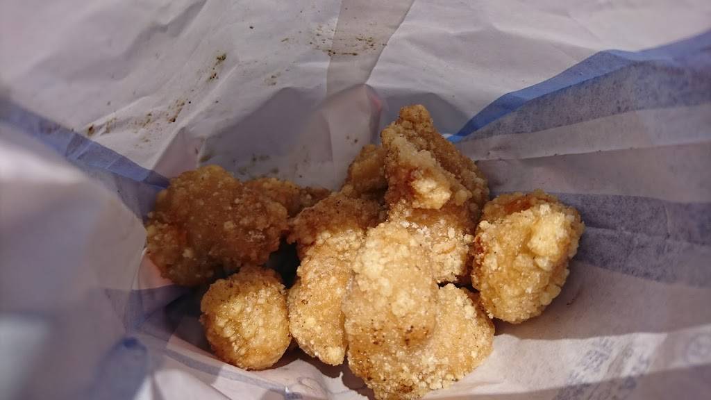 HOT STAR LARGE FRIED CHICKEN | restaurant | 1794 University Ave W, Windsor, ON N9B 1C4, Canada | 5199159091 OR +1 519-915-9091