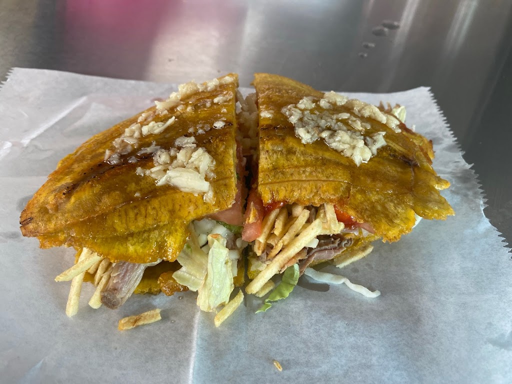 COCOLO BBQ | restaurant | 407 S Warman Ave, Indianapolis, IN 46222, USA | 3175995590 OR +1 317-599-5590