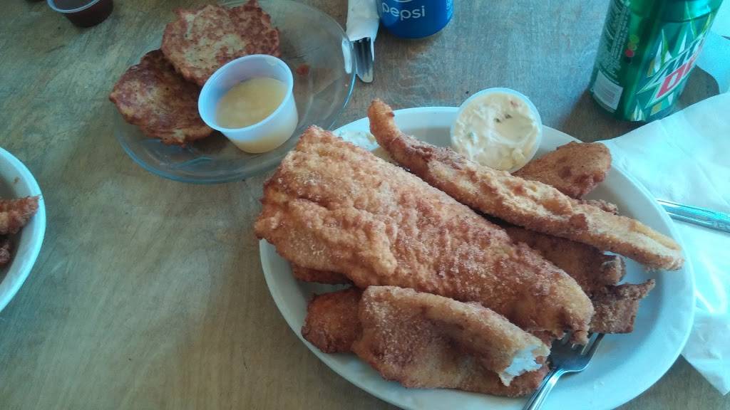 Wedges | restaurant | 2006 N County Road E, Janesville, WI 53548, USA | 6087571444 OR +1 608-757-1444