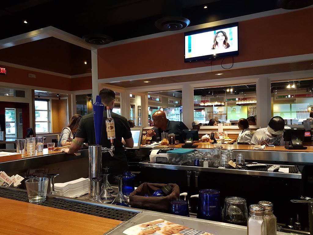 Chilis Grill & Bar | meal takeaway | 10955 North Fwy, Houston, TX 77037, USA | 2814479200 OR +1 281-447-9200