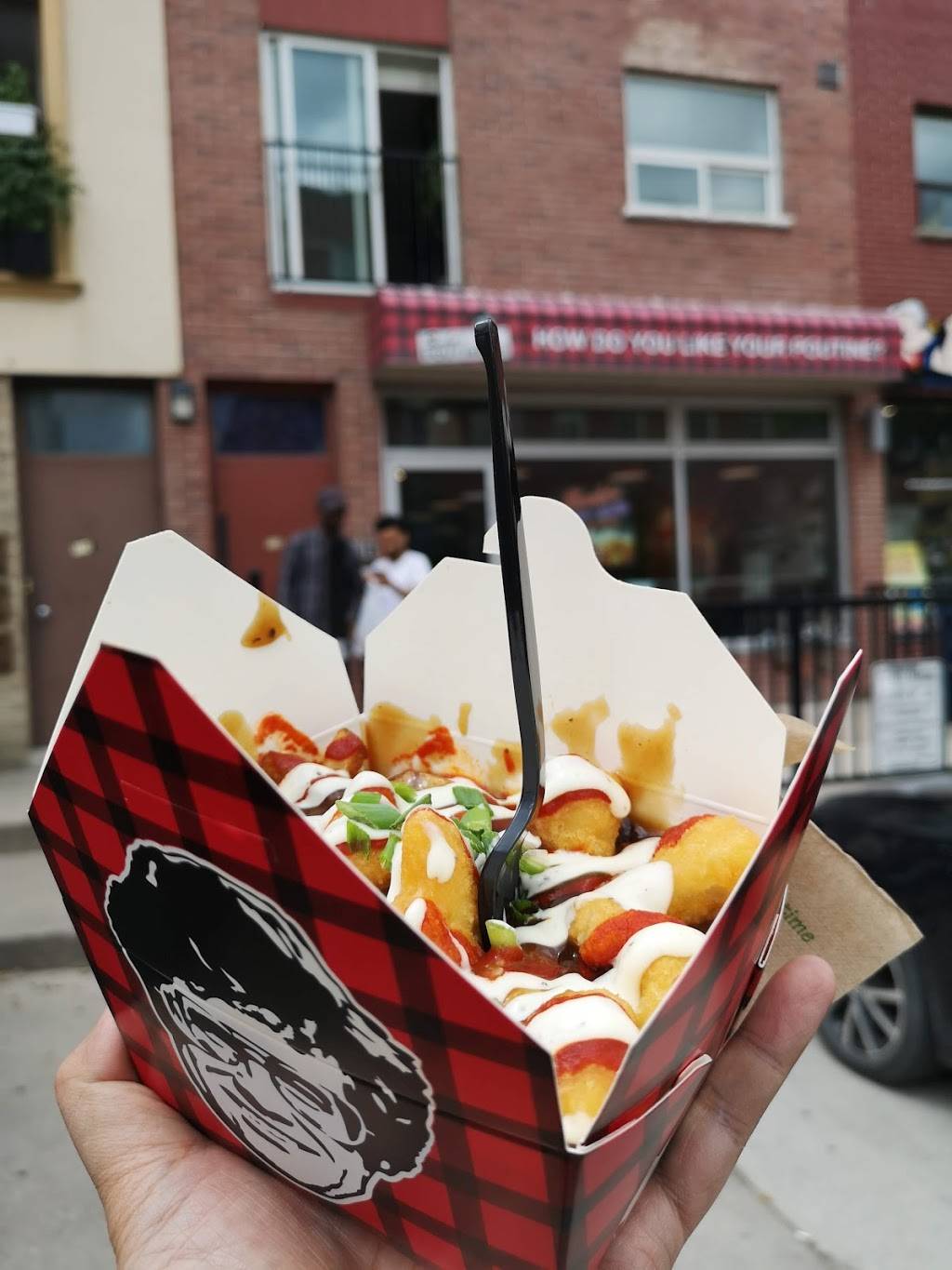 Smokes Poutinerie | restaurant | 116 Atlantic Ave, Toronto, ON M6K 1X9, Canada | 6477482873 OR +1 647-748-2873