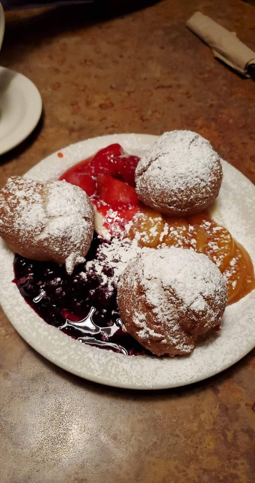 Huckleberrys | restaurant | 1083 E Champlain Dr, Fresno, CA 93720, USA | 5594334840 OR +1 559-433-4840