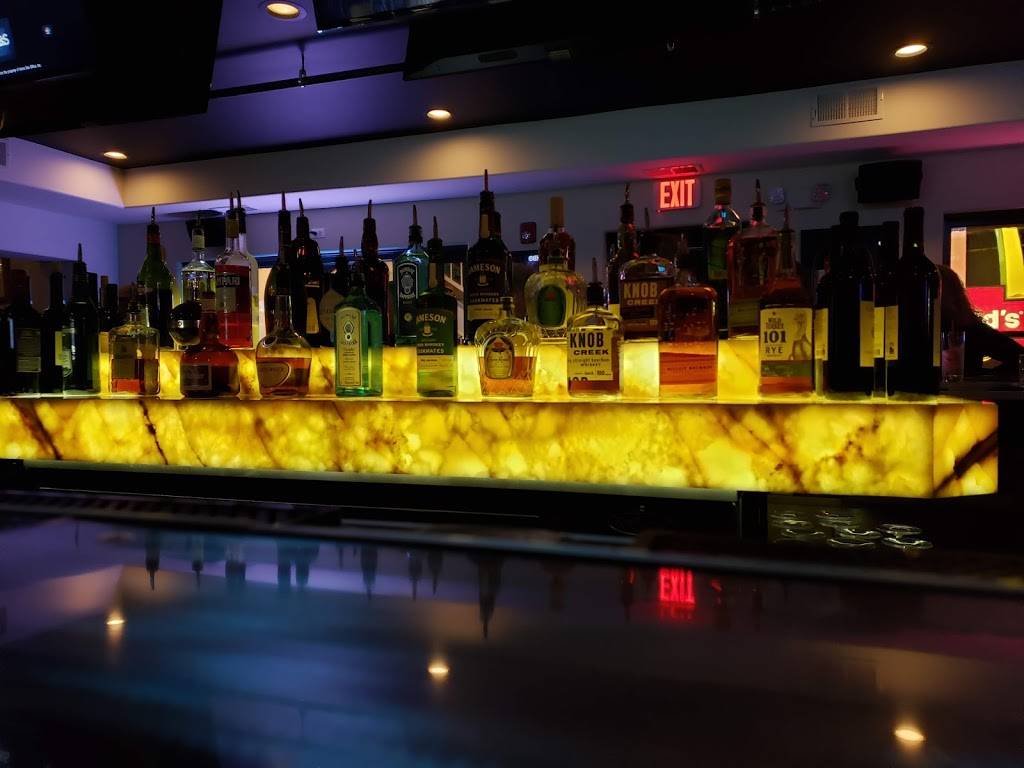 Studio Hotrods Roadhouse | restaurant | 44 South US-12, Fox Lake, IL 60020, USA | 8474507090 OR +1 847-450-7090