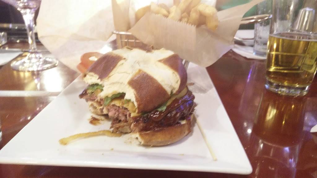 Champions | restaurant | 280 W Jefferson St, Louisville, KY 40202, USA | 5026714246 OR +1 502-671-4246