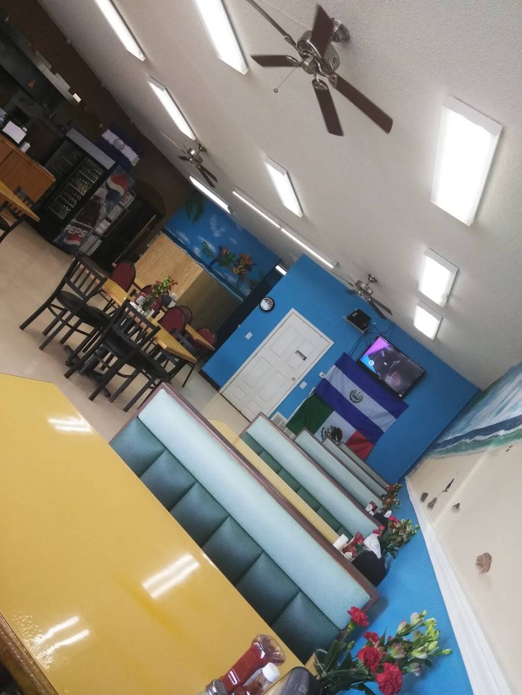 Restaurant / Pupuseria Miraflores #2 | restaurant | 115 N Dixieland Rd #9, Rogers, AR 72756, USA | 4794260835 OR +1 479-426-0835