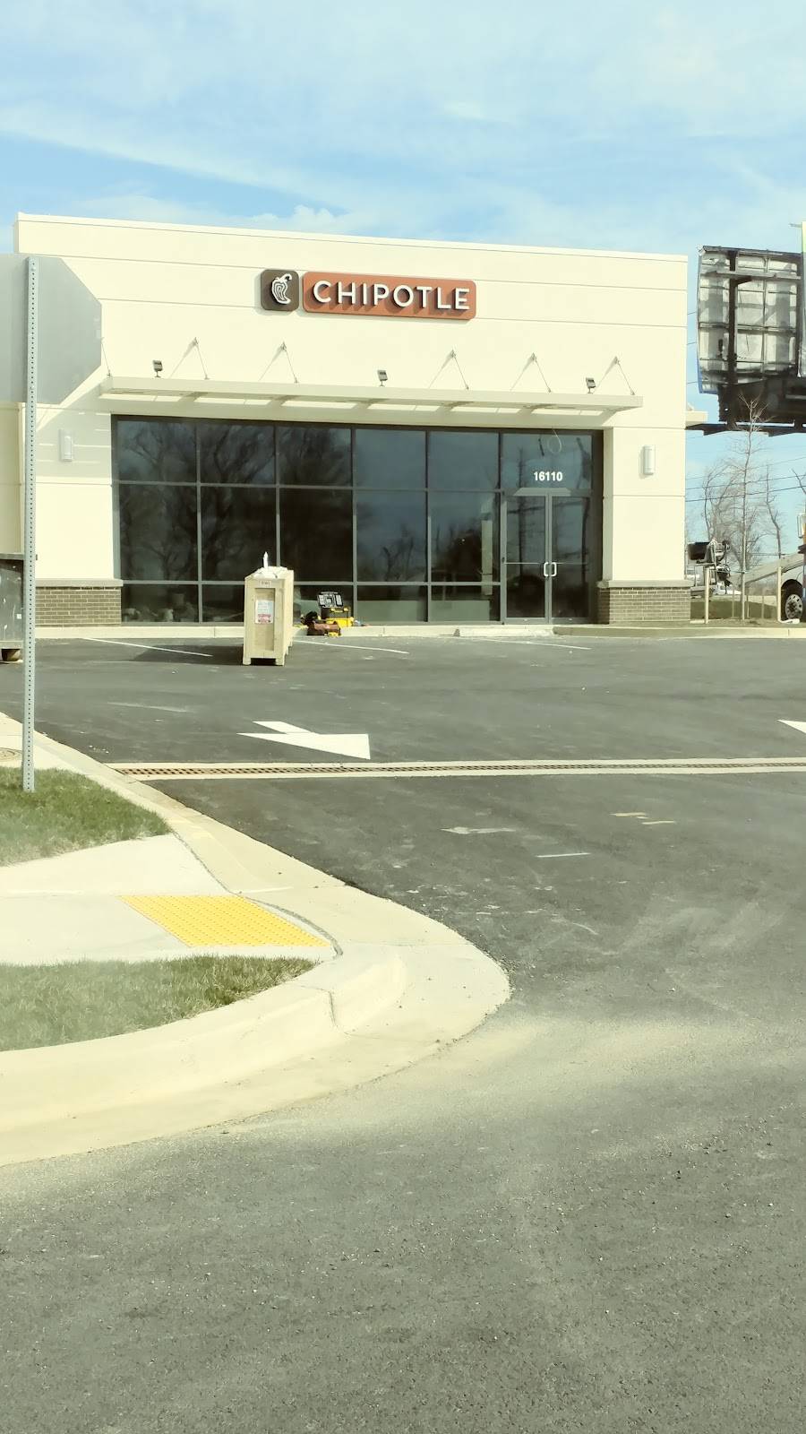 Chipotle Mexican Grill | restaurant | 16110 Cadillac Dr, Brandywine, MD 20613, USA | 3017827438 OR +1 301-782-7438