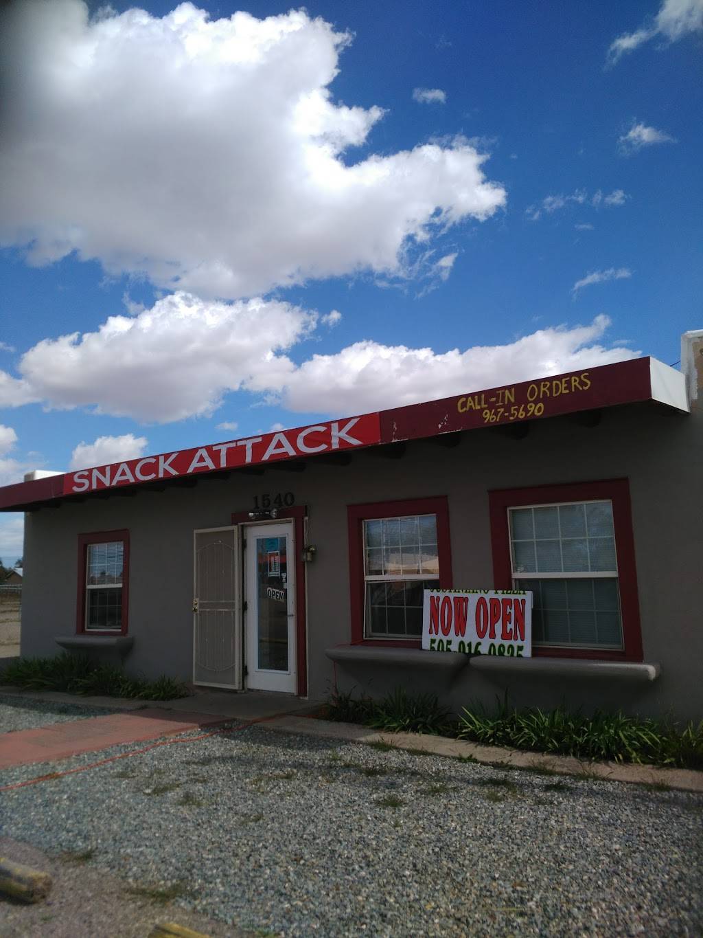 Snack Attack | restaurant | 6301 Northwest Loop 410, San Antonio, TX 78238, USA | 2108675309 OR +1 210-867-5309