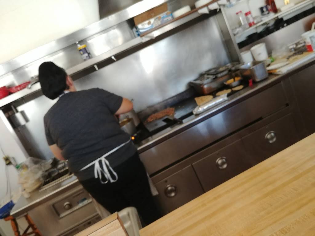 Taqueria Chavinda | restaurant | 3330 Cutting Blvd, Richmond, CA 94804, USA | 5109659452 OR +1 510-965-9452