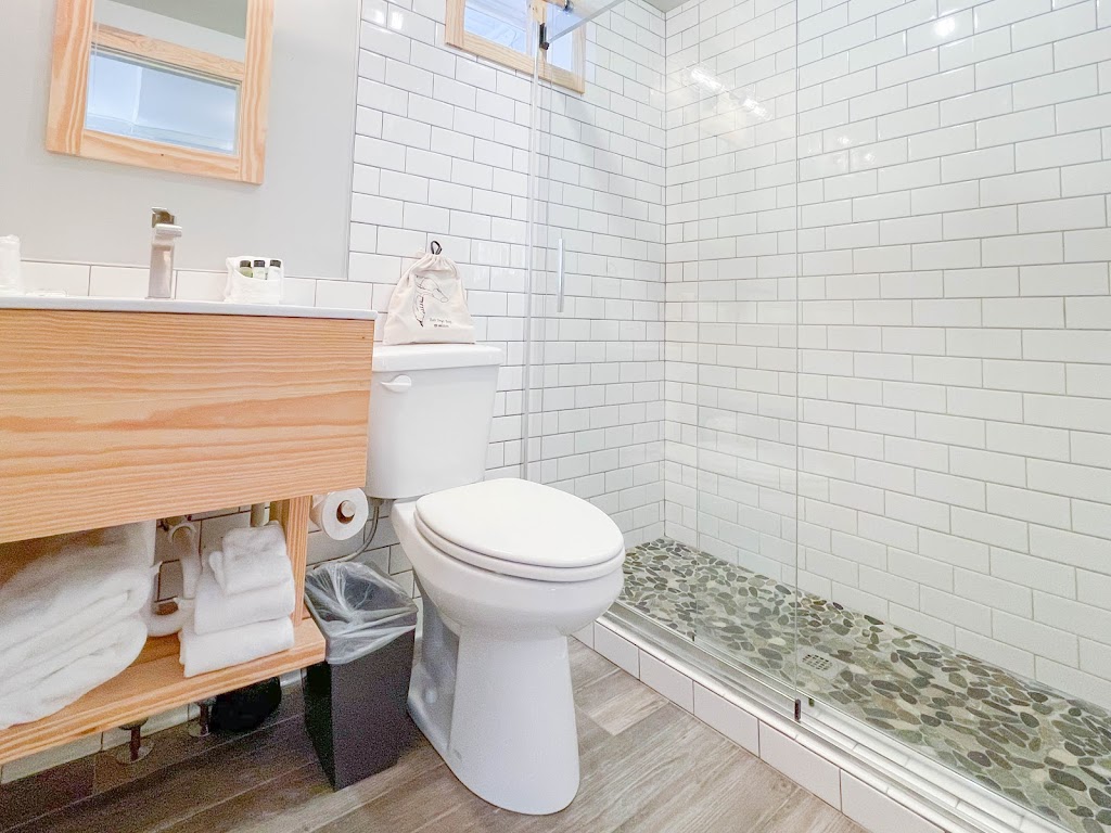 The Wanderoo Lodge | restaurant | 216 W Van Buren, Eureka Springs, AR 72632, USA | 4793636755 OR +1 479-363-6755