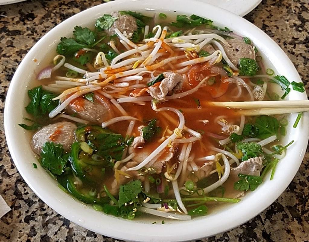 Pho Saigon Noodle House | restaurant | 13610 West Airport Boulevard Suite 100 Suite 100, Sugar Land, TX 77478, USA | 2812776888 OR +1 281-277-6888