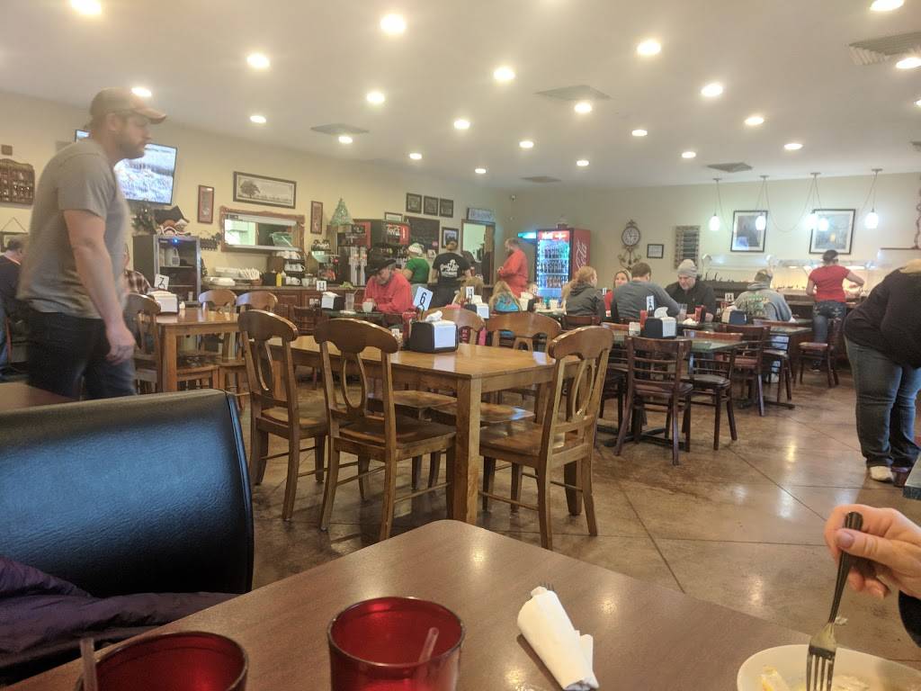 Goodfellas Pizza | restaurant | 103 Colonels Way, Henryville, IN 47126, USA | 8122943343 OR +1 812-294-3343