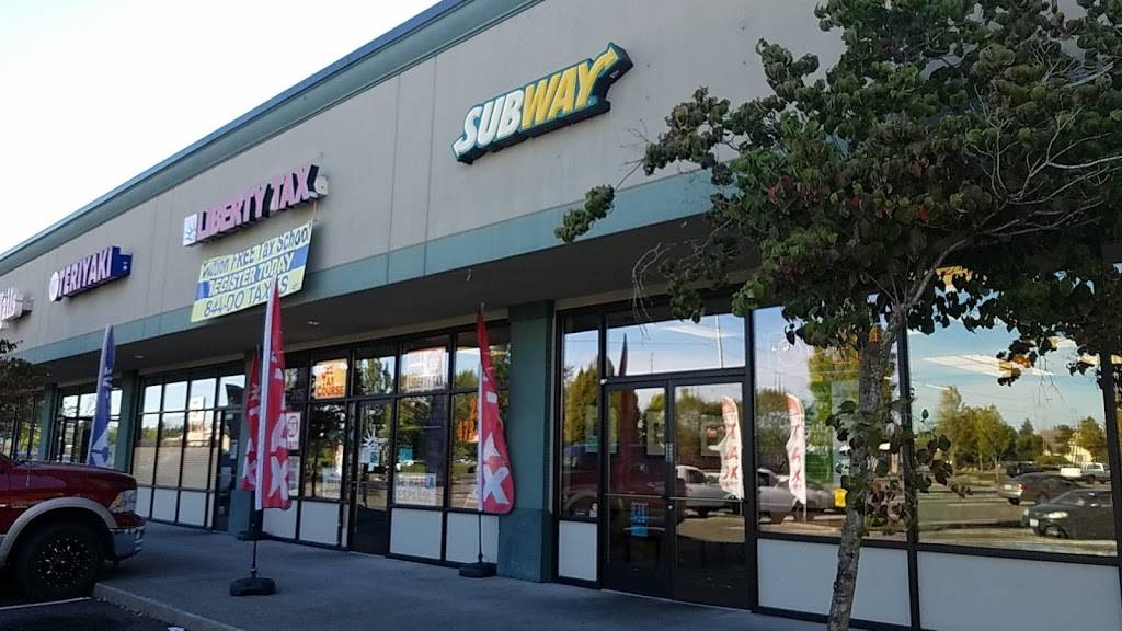 Subway | meal takeaway | 1407 E 72nd St Suite E, Tacoma, WA 98404, USA | 2534763887 OR +1 253-476-3887
