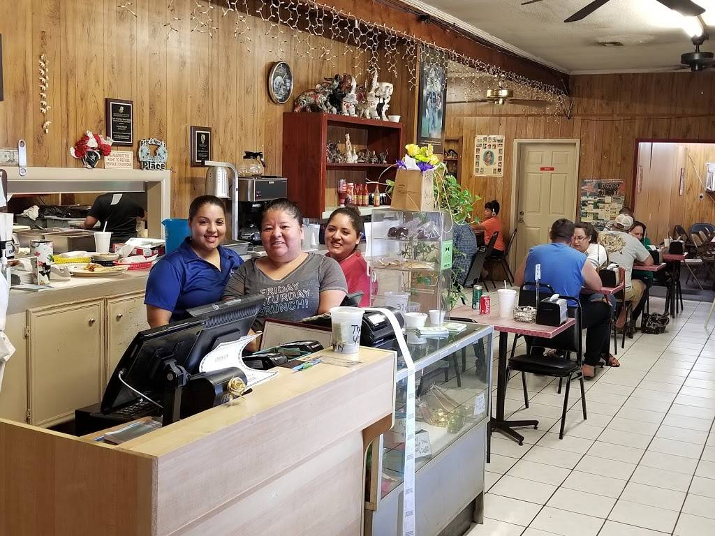 Nenas Mexican Restaurant | restaurant | 423 W Plantation Dr, Clute, TX 77531, USA | 9792652743 OR +1 979-265-2743