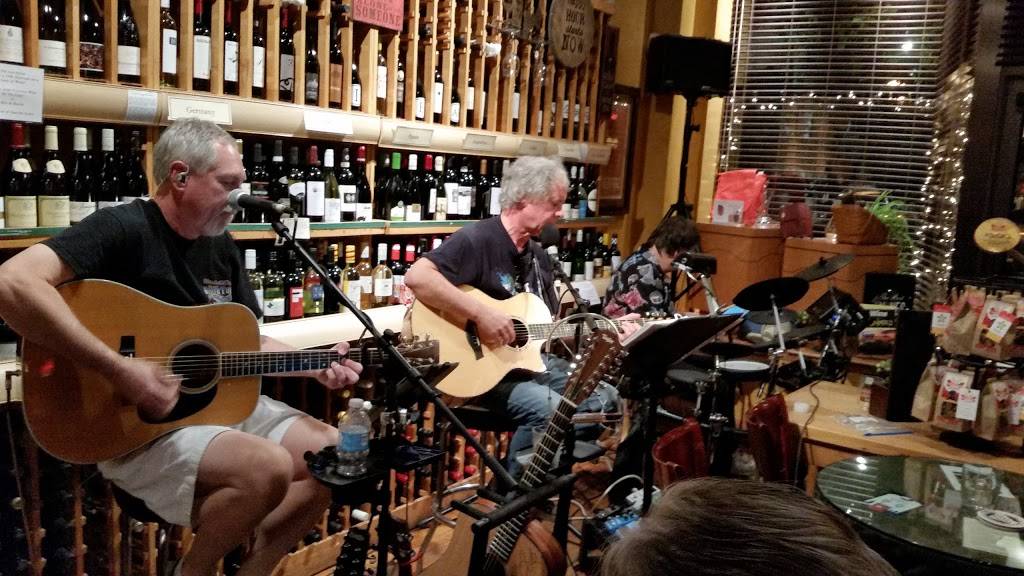 Martys Hops & Vines | restaurant | 6110 Hamilton Ave, Cincinnati, OH 45224, USA | 5136814222 OR +1 513-681-4222