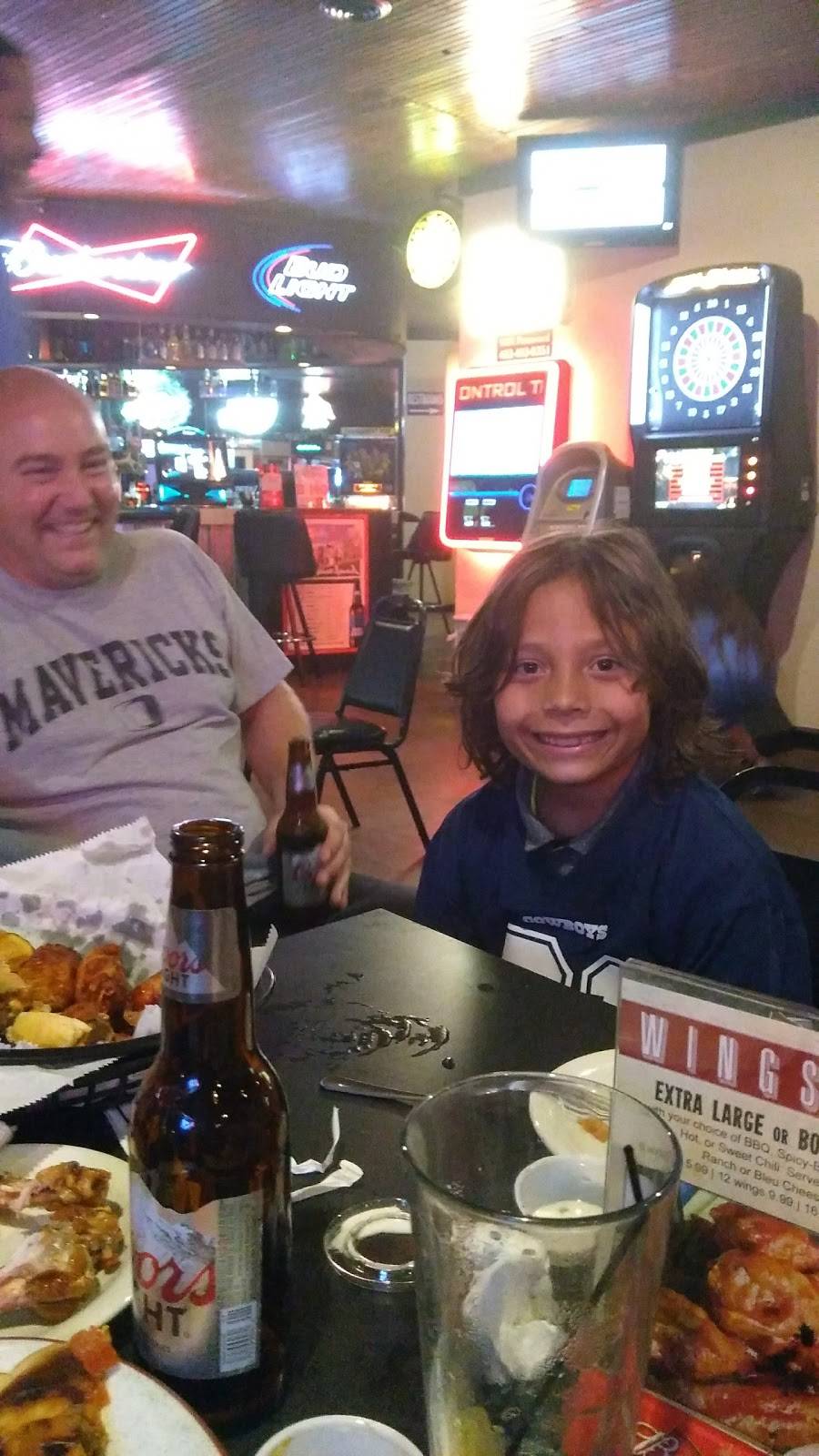 Rookies Bar & Grill | restaurant | 1702 120th St, Omaha, NE 68154, USA | 4024930351 OR +1 402-493-0351