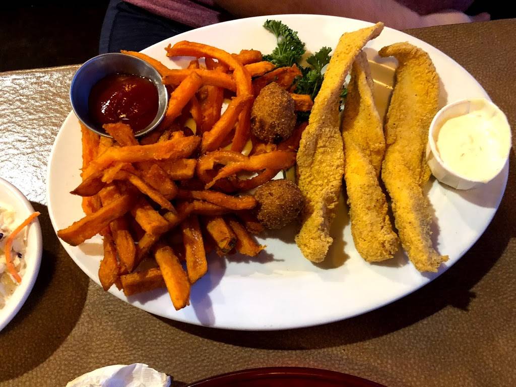 Longhorn Grill | restaurant | 1315 W Panola St, Carthage, TX 75633, USA | 9032657333 OR +1 903-265-7333