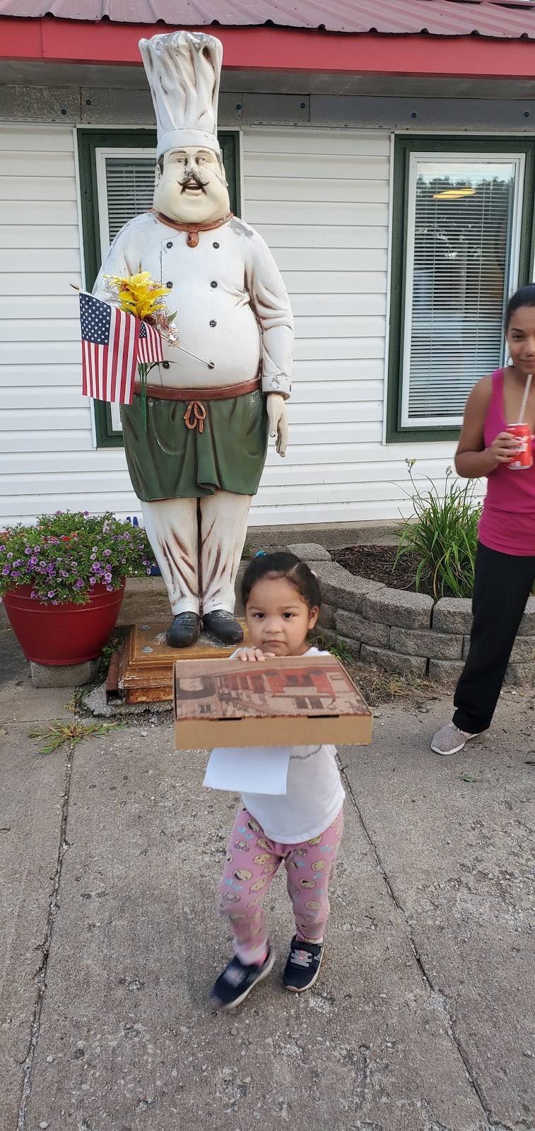 Uptown Pizza | restaurant | 721 W Main St, Barnsdall, OK 74002, USA | 9188473711 OR +1 918-847-3711