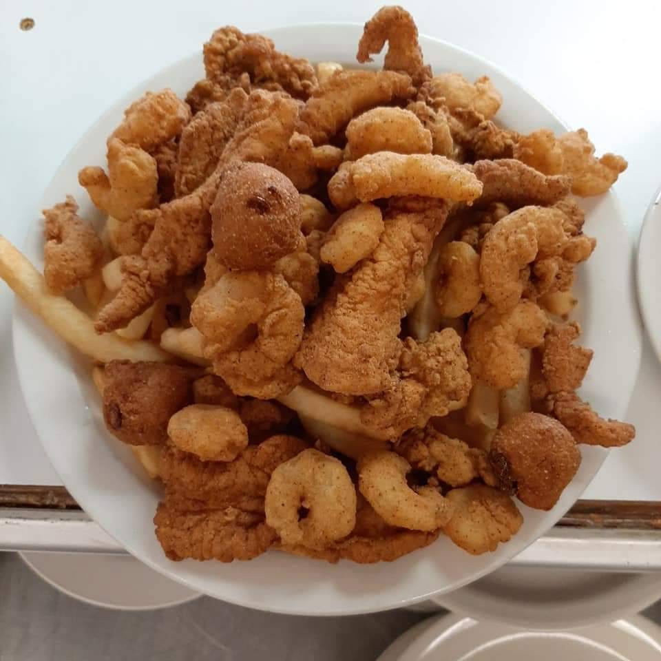 CWS Family Restaurant | restaurant | 2330 E Pass Rd, Gulfport, MS 39507, USA | 2282067824 OR +1 228-206-7824