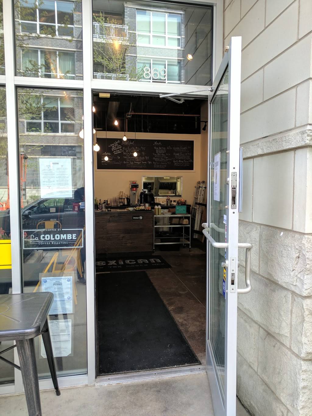 Texican | restaurant | 869 N Larrabee St, Chicago, IL 60610, USA | 3128775441 OR +1 312-877-5441