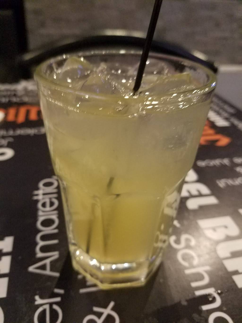 Sidelines Sports Pub | restaurant | 9283 E US Hwy 36, Avon, IN 46123, USA | 3172730199 OR +1 317-273-0199