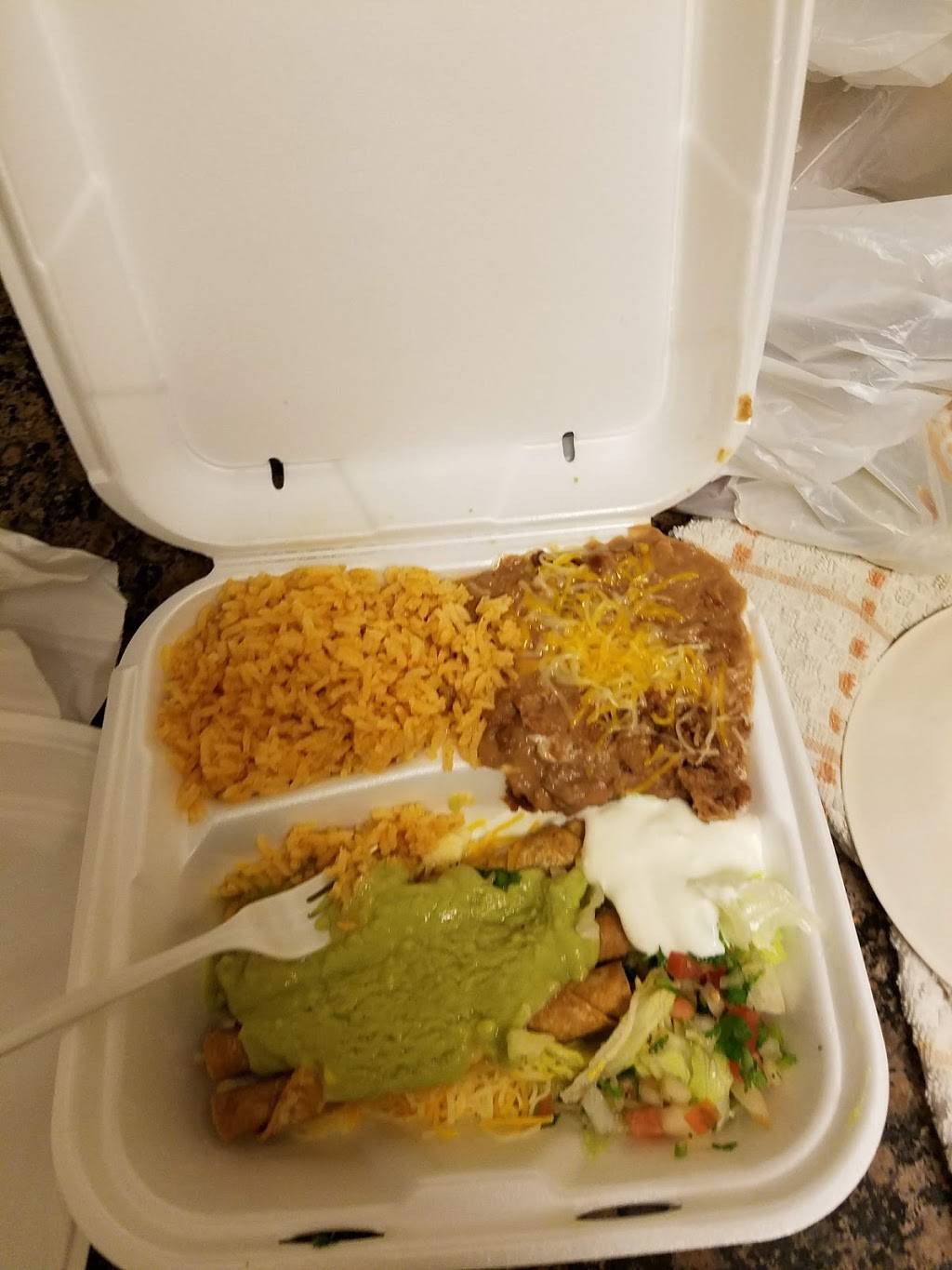 Taqueria Chabelita Taco Shop | restaurant | 1587 E Vista Way, Vista, CA 92084, USA | 7602954282 OR +1 760-295-4282