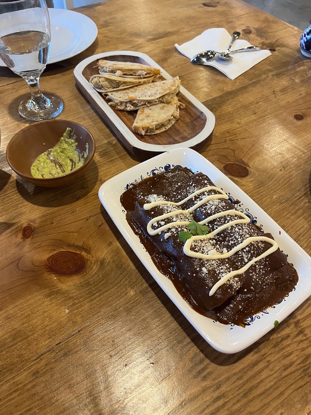 Adriana’s Cocina | restaurant | 32140 Temecula Pkwy #102, Temecula, CA 92592, USA | 9513031016 OR +1 951-303-1016