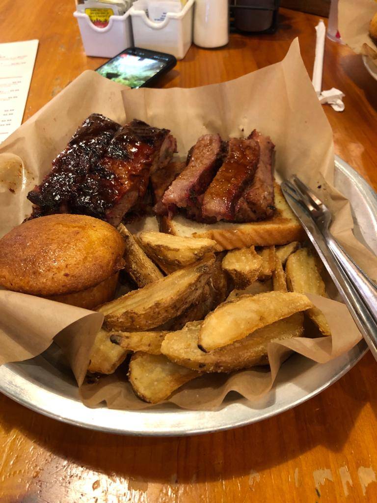 Famous Daves Bar-B-Que | restaurant | 8330 Razorback Rd, Colorado Springs, CO 80920, USA | 7192656227 OR +1 719-265-6227