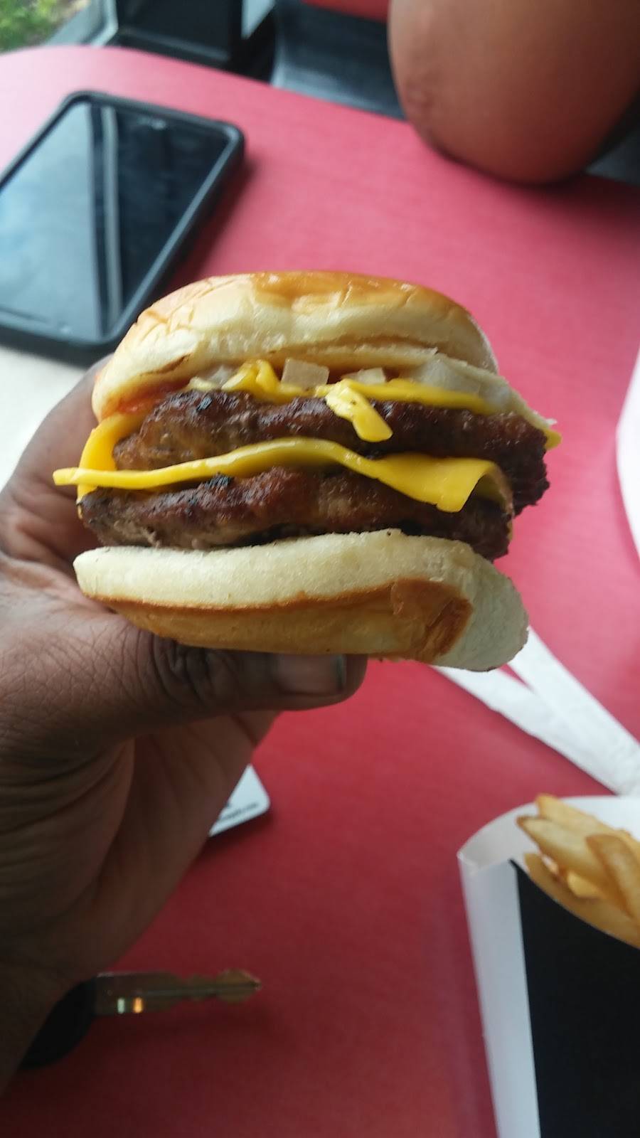 Hardees | restaurant | 4116 W Hillsborough Ave, Tampa, FL 33614, USA | 8138701290 OR +1 813-870-1290