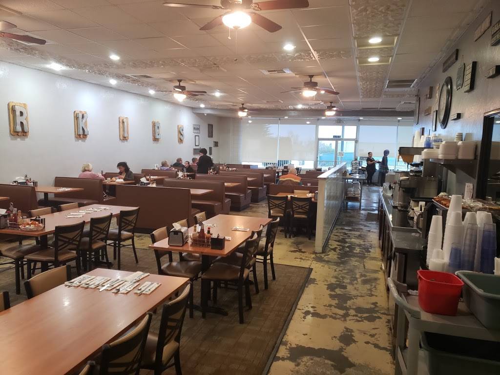 Clarkies Diner | restaurant | 13661 Calimesa Blvd, Yucaipa, CA 92399, USA | 9097953500 OR +1 909-795-3500