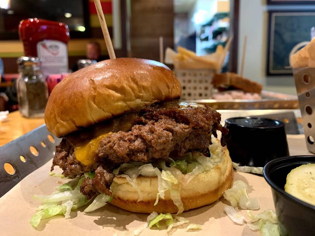 Chilis | restaurant | Wayne Newton Blvd, Las Vegas, NV 89119, USA | 7022614300 OR +1 702-261-4300