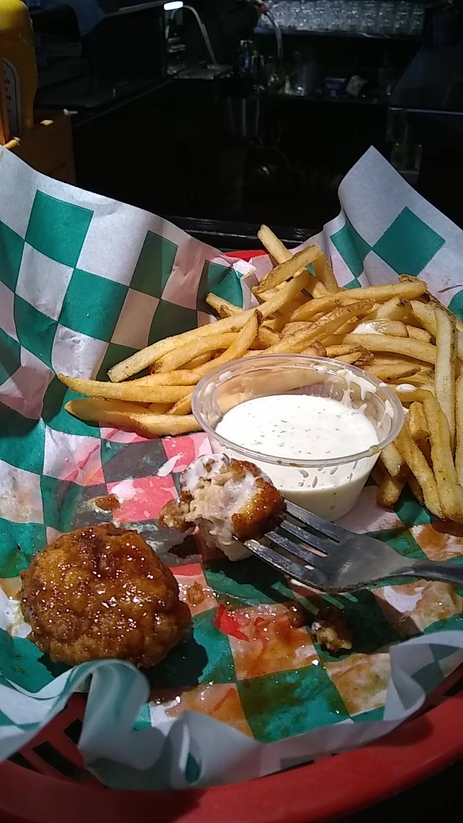 Vine Tavern & Eatery - Iowa City | restaurant | 330 E Prentiss St, Iowa City, IA 52240, USA | 3193548767 OR +1 319-354-8767