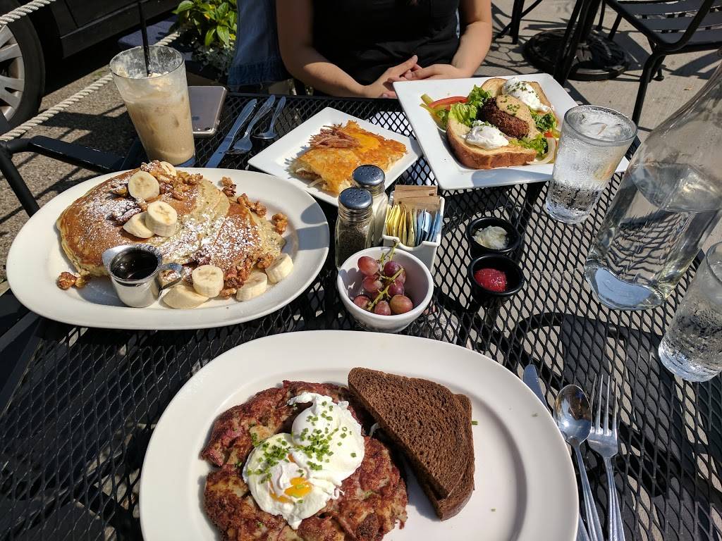 Blues Egg | restaurant | 317 N 76th St, Milwaukee, WI 53213, USA | 4142993180 OR +1 414-299-3180