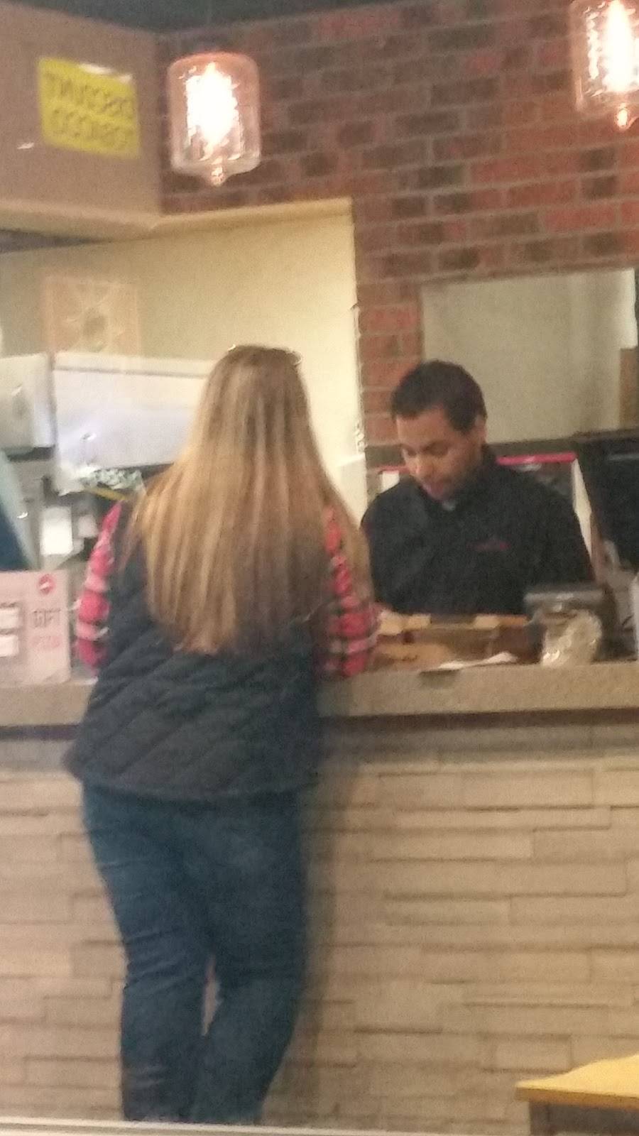 Pizza Hut | restaurant | 1022 US-31 S, Greenwood, IN 46143, USA | 3178887500 OR +1 317-888-7500